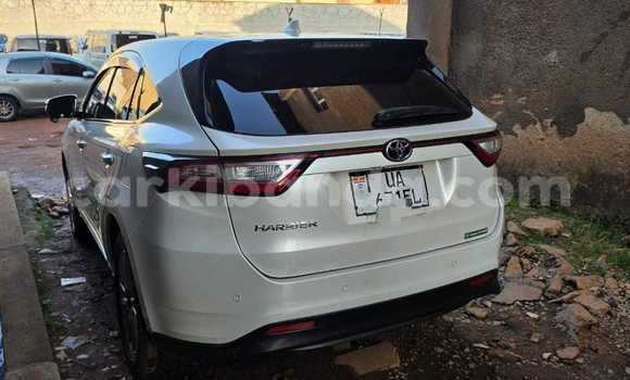 Acheter Neuf Voiture Toyota Harrier Blanc à Kampala, Ouganda Acheter Neuf Voiture Toyota Harrier Blanc à Kampala, Ouganda