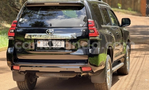 Acheter Neuf Voiture Toyota Land Cruiser Prado Noir à Kampala, Ouganda Acheter Neuf Voiture Toyota Land Cruiser Prado Noir à Kampala, Ouganda