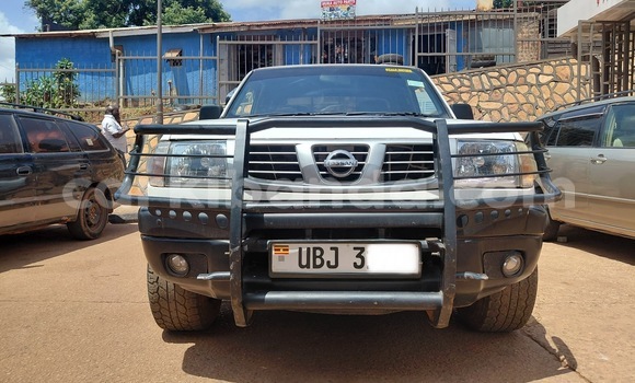 Buy Used Nissan Hardbody White Car in Kampala in Uganda