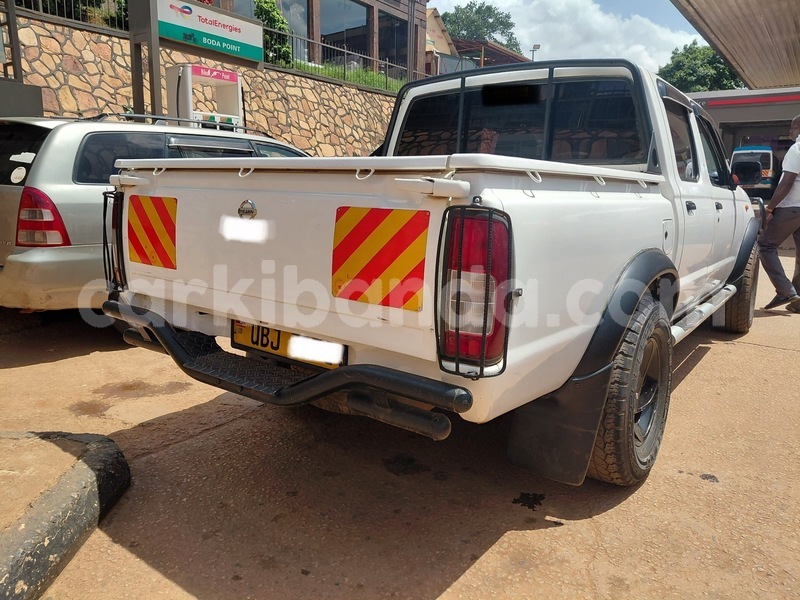 Big with watermark nissan hardbody uganda kampala 25615