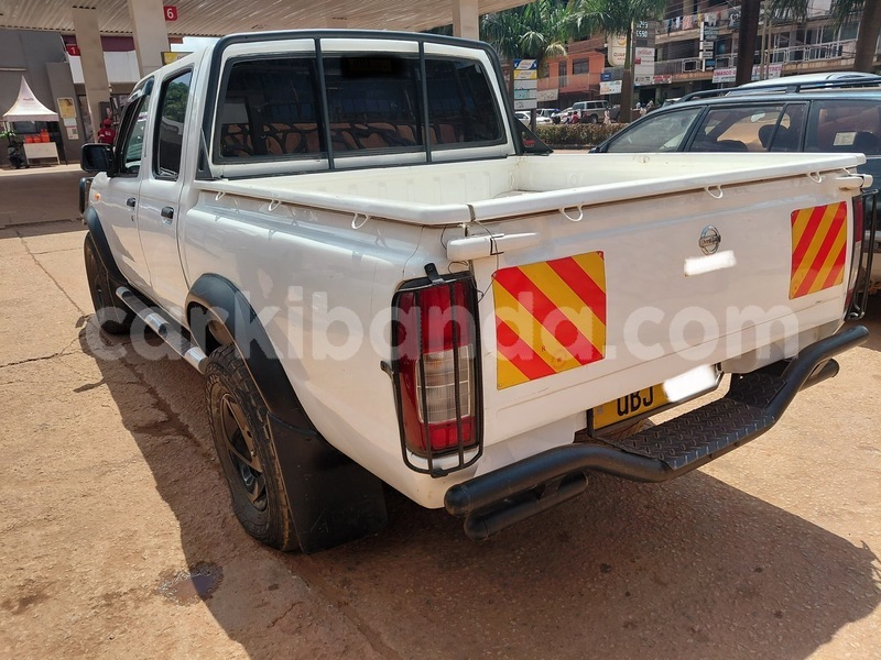 Big with watermark nissan hardbody uganda kampala 25615