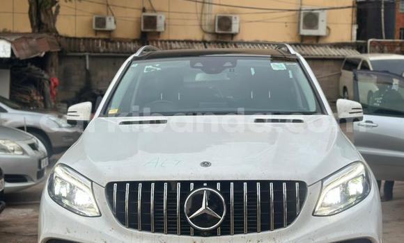 Acheter Neuf Voiture Mercedes‒Benz GLE Blanc à Kampala, Ouganda Acheter Neuf Voiture Mercedes‒Benz GLE Blanc à Kampala, Ouganda