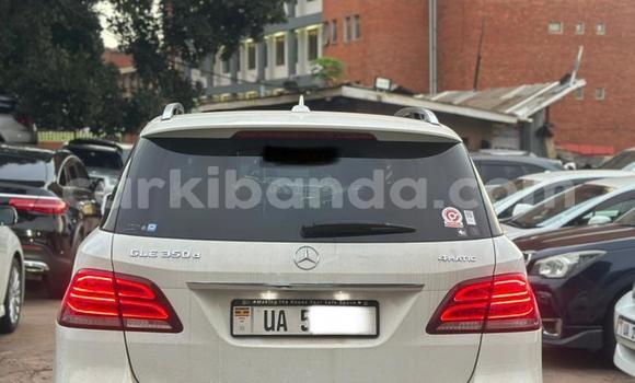 Nunua Mpya Mercedes‒Benz GLE Nyeupe Gari ndani ya Kampala nchini Uganda Nunua Mpya Mercedes‒Benz GLE Nyeupe Gari ndani ya Kampala nchini Uganda