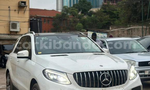 Nunua Mpya Mercedes‒Benz GLE Nyeupe Gari ndani ya Kampala nchini Uganda Nunua Mpya Mercedes‒Benz GLE Nyeupe Gari ndani ya Kampala nchini Uganda