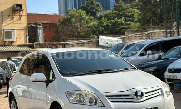 Nunua Mpya Toyota Auris Nyeupe Gari ndani ya Kampala nchini Uganda Nunua Mpya Toyota Auris Nyeupe Gari ndani ya Kampala nchini Uganda