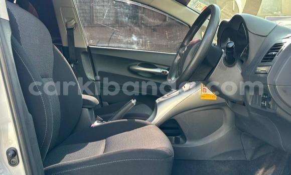 Nunua Mpya Toyota Auris Nyeupe Gari ndani ya Kampala nchini Uganda Nunua Mpya Toyota Auris Nyeupe Gari ndani ya Kampala nchini Uganda