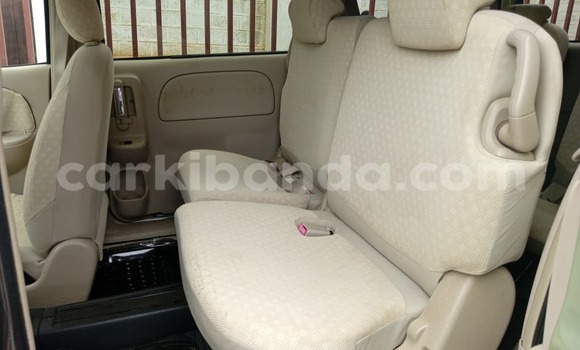 Nunua Ilio tumika Toyota Sienta Nyingine Gari ndani ya Kampala nchini Uganda Nunua Ilio tumika Toyota Sienta Nyingine Gari ndani ya Kampala nchini Uganda