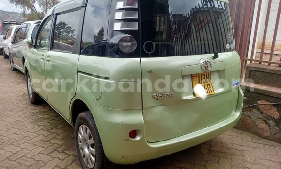 Nunua Ilio tumika Toyota Sienta Nyingine Gari ndani ya Kampala nchini Uganda Nunua Ilio tumika Toyota Sienta Nyingine Gari ndani ya Kampala nchini Uganda