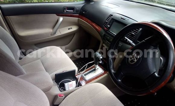 Acheter Occasion Voiture Toyota Premio Gris à Kampala, Ouganda Acheter Occasion Voiture Toyota Premio Gris à Kampala, Ouganda