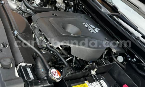 Nunua Mpya Mitsubishi Triton Nyeupe Gari ndani ya Kampala nchini Uganda Nunua Mpya Mitsubishi Triton Nyeupe Gari ndani ya Kampala nchini Uganda