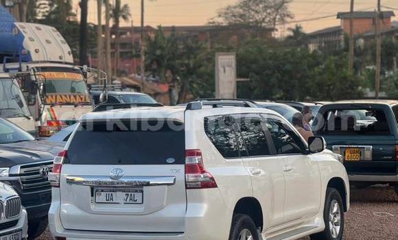 Buy New Toyota LiteAce White Car in Kampala in Uganda Buy New Toyota LiteAce White Car in Kampala in Uganda