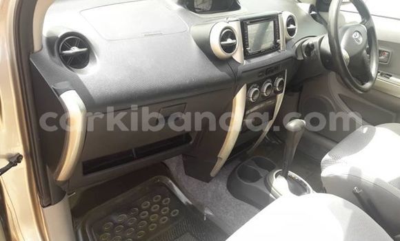 Acheter Occasion Voiture Toyota IST Gris à Kampala, Ouganda Acheter Occasion Voiture Toyota IST Gris à Kampala, Ouganda