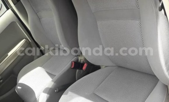 Acheter Occasion Voiture Toyota IST Gris à Kampala, Ouganda Acheter Occasion Voiture Toyota IST Gris à Kampala, Ouganda