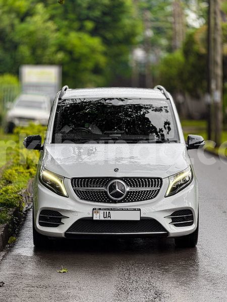 Big with watermark mercedes benz 200 uganda kampala 25639