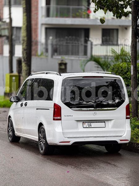 Big with watermark mercedes benz 200 uganda kampala 25639