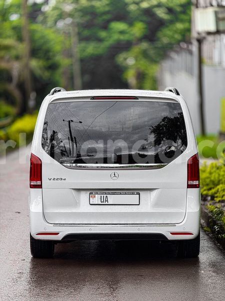 Big with watermark mercedes benz 200 uganda kampala 25639