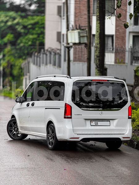 Big with watermark mercedes benz 200 uganda kampala 25639