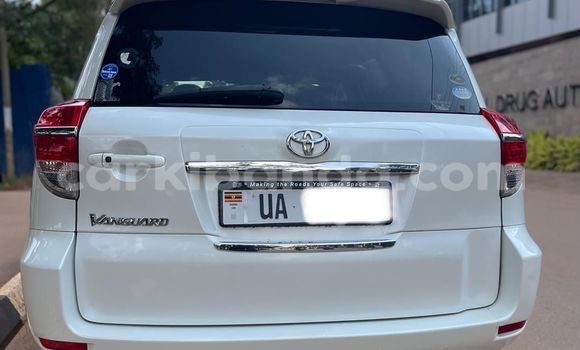 Nunua Mpya Toyota Vanguard Nyeupe Gari ndani ya Kampala nchini Uganda Nunua Mpya Toyota Vanguard Nyeupe Gari ndani ya Kampala nchini Uganda