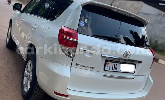 Nunua Mpya Toyota Vanguard Nyeupe Gari ndani ya Kampala nchini Uganda Nunua Mpya Toyota Vanguard Nyeupe Gari ndani ya Kampala nchini Uganda
