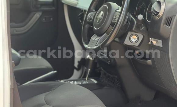 Nunua Mpya Jeep Wrangler Nyeupe Gari ndani ya Kampala nchini Uganda Nunua Mpya Jeep Wrangler Nyeupe Gari ndani ya Kampala nchini Uganda