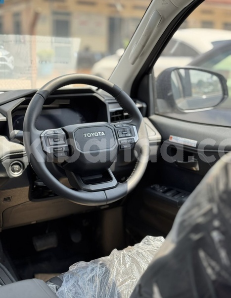 Big with watermark toyota hilux uganda kampala 25649