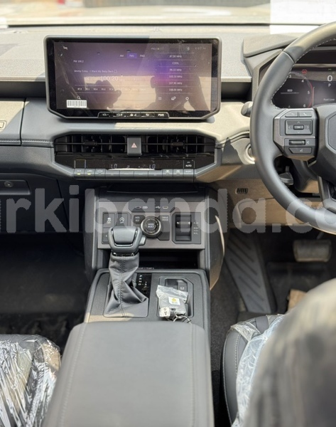 Big with watermark toyota hilux uganda kampala 25649