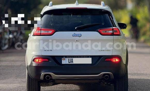 Nunua Mpya Jeep Liberty (Patriot) Nyeupe Gari ndani ya Kampala nchini Uganda Nunua Mpya Jeep Liberty (Patriot) Nyeupe Gari ndani ya Kampala nchini Uganda