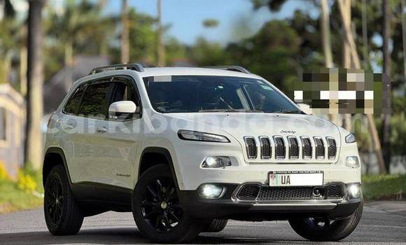 Nunua Mpya Jeep Liberty (Patriot) Nyeupe Gari ndani ya Kampala nchini Uganda Nunua Mpya Jeep Liberty (Patriot) Nyeupe Gari ndani ya Kampala nchini Uganda