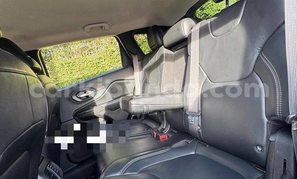 Nunua Mpya Jeep Liberty (Patriot) Nyeupe Gari ndani ya Kampala nchini Uganda Nunua Mpya Jeep Liberty (Patriot) Nyeupe Gari ndani ya Kampala nchini Uganda