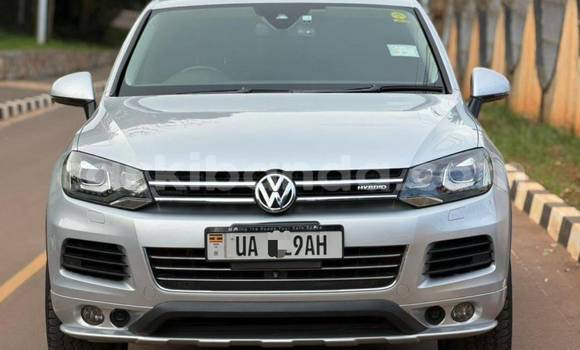 Nunua Mpya Volkswagen Touareg Fedha Gari ndani ya Kampala nchini Uganda Nunua Mpya Volkswagen Touareg Fedha Gari ndani ya Kampala nchini Uganda