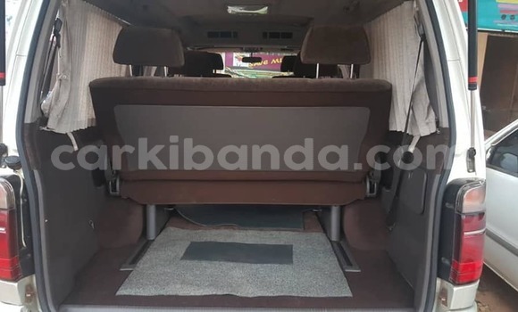 Gura Yakoze Toyota Hiace Other Imodoka i Kampala mu Uganda Gura Yakoze Toyota Hiace Other Imodoka i Kampala mu Uganda