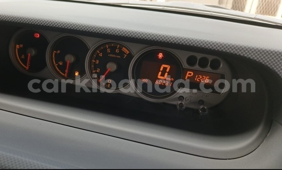 Nunua Mpya Toyota Raum Nyeupe Gari ndani ya Kampala nchini Uganda Nunua Mpya Toyota Raum Nyeupe Gari ndani ya Kampala nchini Uganda