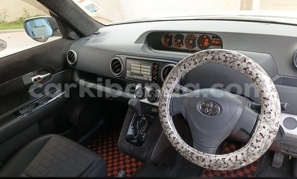 Nunua Mpya Toyota Raum Nyeupe Gari ndani ya Kampala nchini Uganda Nunua Mpya Toyota Raum Nyeupe Gari ndani ya Kampala nchini Uganda