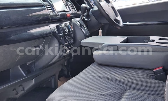 Nunua Mpya Toyota Dyna Nyeupe Gari ndani ya Kampala nchini Uganda Nunua Mpya Toyota Dyna Nyeupe Gari ndani ya Kampala nchini Uganda