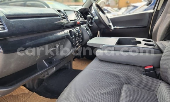 Nunua Mpya Toyota Dyna Nyeupe Gari ndani ya Kampala nchini Uganda Nunua Mpya Toyota Dyna Nyeupe Gari ndani ya Kampala nchini Uganda
