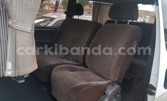 Gura Yakoze Toyota Hiace Other Imodoka i Kampala mu Uganda Gura Yakoze Toyota Hiace Other Imodoka i Kampala mu Uganda