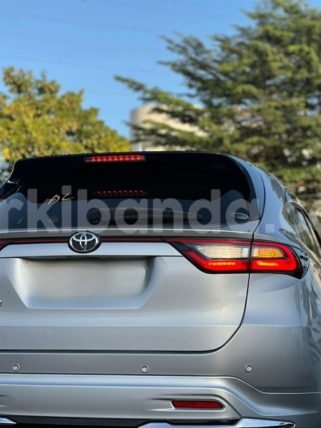 Big with watermark toyota harrier uganda kampala 25659