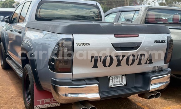 Nunua Ilio tumika Toyota Hiluxe Revo Fedha Gari ndani ya Kampala nchini Uganda Nunua Ilio tumika Toyota Hiluxe Revo Fedha Gari ndani ya Kampala nchini Uganda