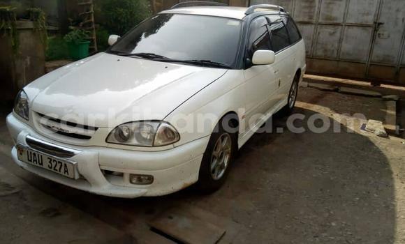 Gura Yakoze Toyota Caldina White Imodoka i Kampala mu Uganda Gura Yakoze Toyota Caldina White Imodoka i Kampala mu Uganda