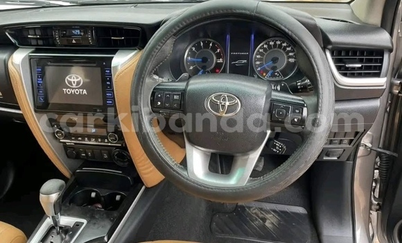 Nunua Mpya Toyota Fortuner Nyingine Gari ndani ya Kampala nchini Uganda Nunua Mpya Toyota Fortuner Nyingine Gari ndani ya Kampala nchini Uganda