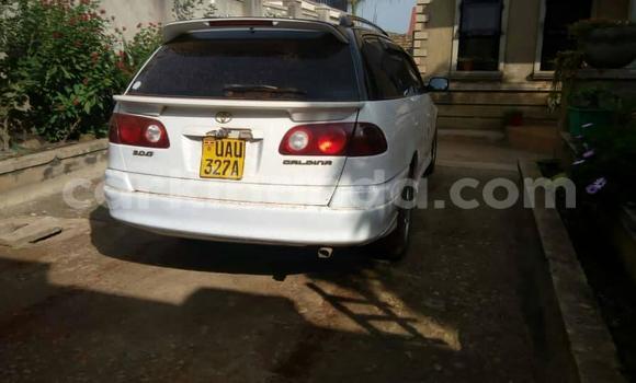 Gura Yakoze Toyota Caldina White Imodoka i Kampala mu Uganda Gura Yakoze Toyota Caldina White Imodoka i Kampala mu Uganda