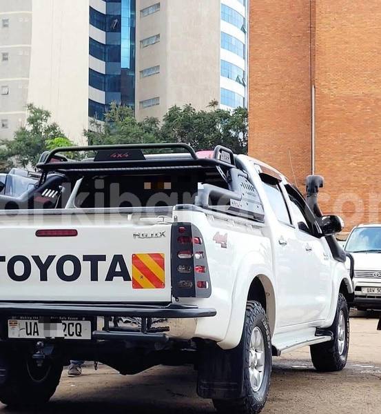 Big with watermark toyota hiluxe vigo uganda kampala 25666