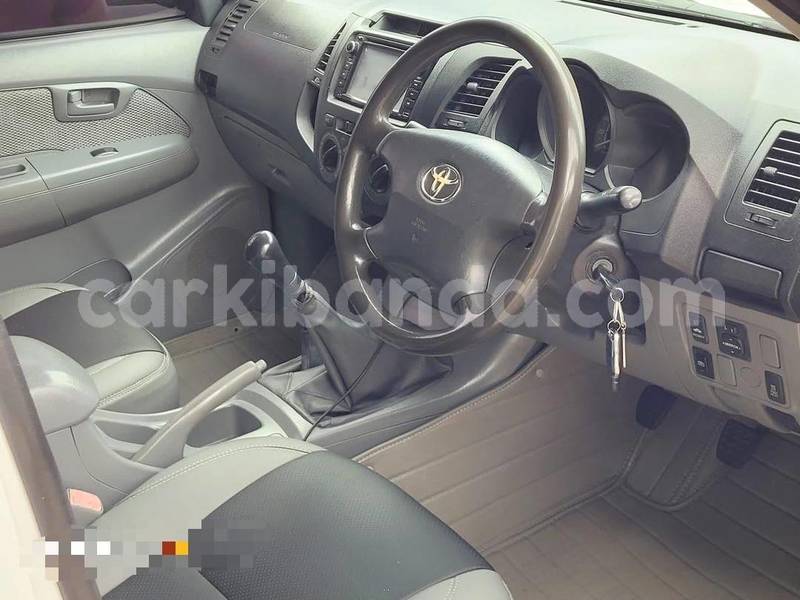 Big with watermark toyota hiluxe vigo uganda kampala 25666
