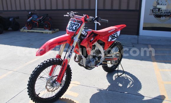 Gura Yakoze Honda CRF Red Bike i Kampala mu Uganda Gura Yakoze Honda CRF Red Bike i Kampala mu Uganda