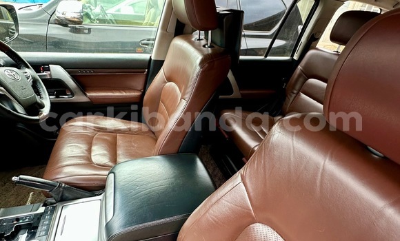 Buy Used Toyota Land Cruiser Black Car in Kampala in Uganda Buy Used Toyota Land Cruiser Black Car in Kampala in Uganda