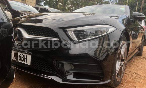 Nunua Mpya Mercedes‒Benz CLS–Class Nyeusi Gari ndani ya Kampala nchini Uganda Nunua Mpya Mercedes‒Benz CLS–Class Nyeusi Gari ndani ya Kampala nchini Uganda