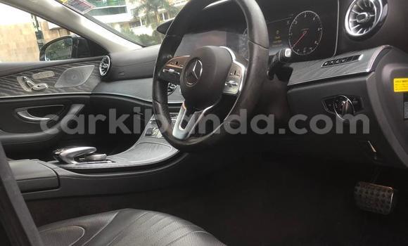 Nunua Mpya Mercedes‒Benz CLS–Class Nyeusi Gari ndani ya Kampala nchini Uganda Nunua Mpya Mercedes‒Benz CLS–Class Nyeusi Gari ndani ya Kampala nchini Uganda