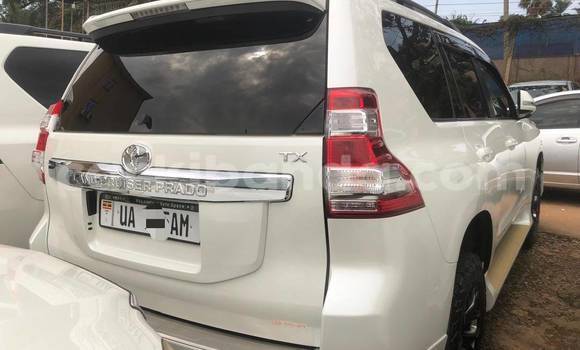 Gura Nshya Toyota Land Cruiser Prado White Imodoka i Kampala mu Uganda Gura Nshya Toyota Land Cruiser Prado White Imodoka i Kampala mu Uganda