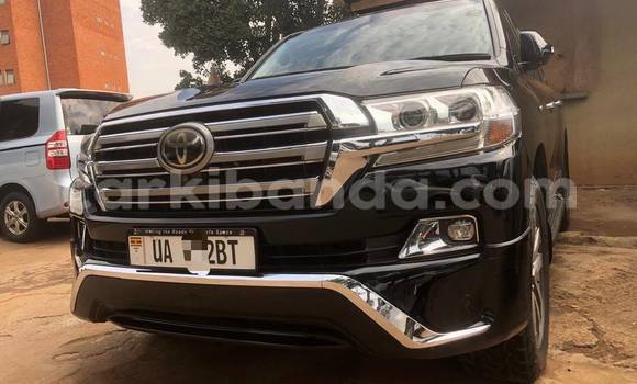 Nunua Mpya Toyota Land Cruiser Prado Nyeusi Gari ndani ya Kampala nchini Uganda Nunua Mpya Toyota Land Cruiser Prado Nyeusi Gari ndani ya Kampala nchini Uganda