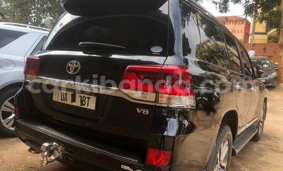 Nunua Mpya Toyota Land Cruiser Prado Nyeusi Gari ndani ya Kampala nchini Uganda Nunua Mpya Toyota Land Cruiser Prado Nyeusi Gari ndani ya Kampala nchini Uganda